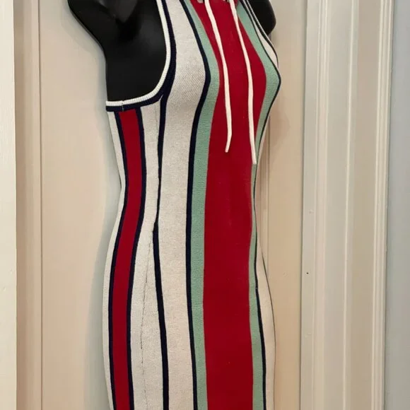 🎽 Anthropologie Sporty Bodycon Mini Dress – Retro Pop Vibes 🏁 - Picture 6 of 15